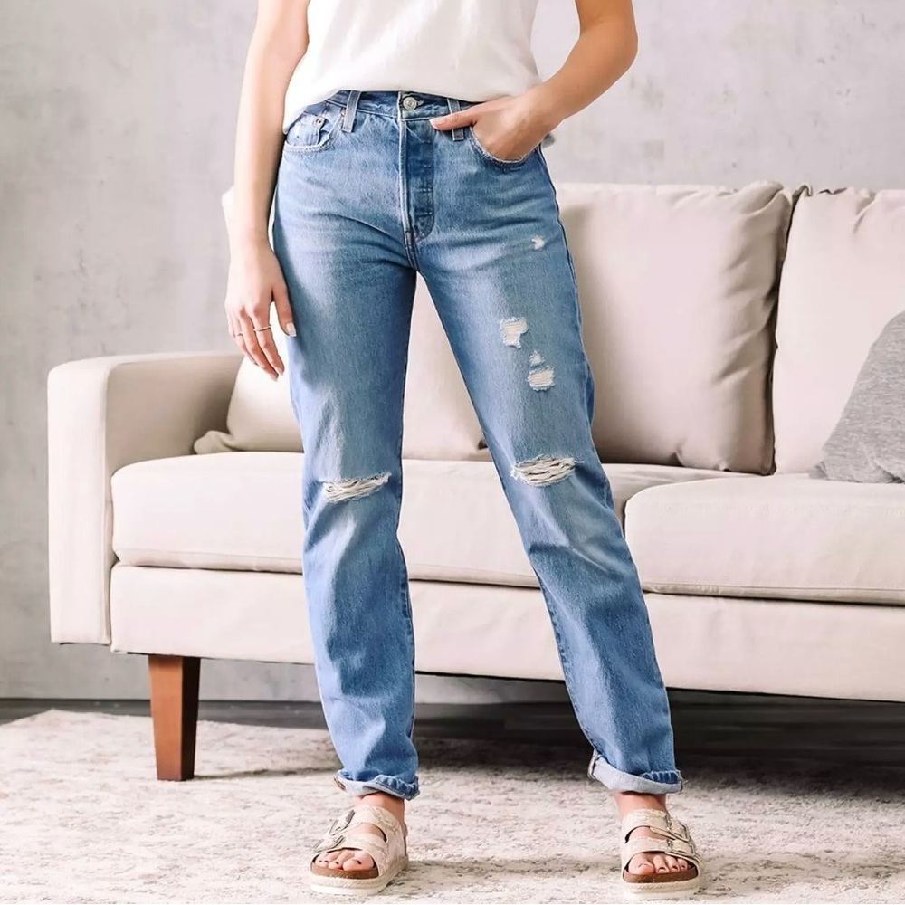 Levi’s 501 W27 (US 4/5) High Rise Straight Jeans Women’s Distressed 12501-0358